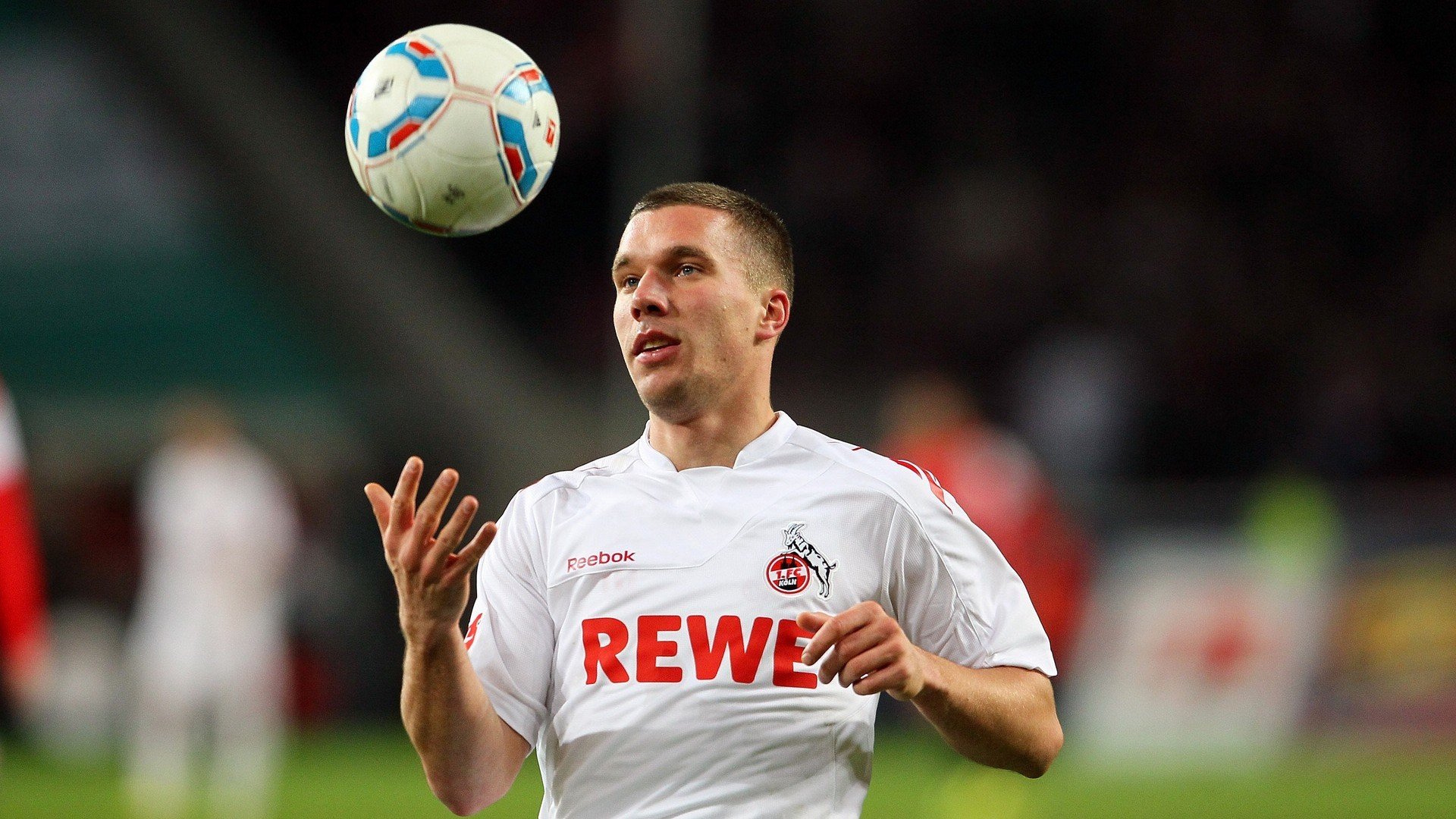 世界杯惊艳夜:精彩片段激动全场!,世界杯最精彩的一场比赛视频