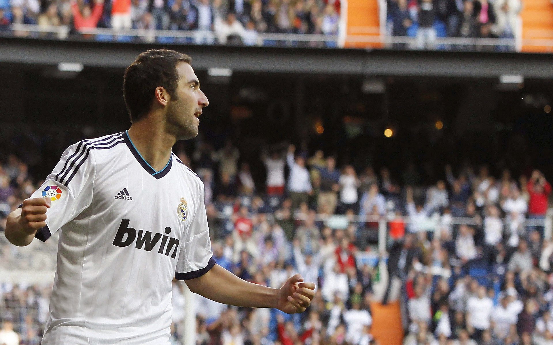 中超球队试行球员荣誉墙记录每位贡献者赛季表现,中超优秀球员